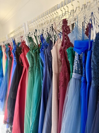 bee-wild-boutique-prom-dresses-2